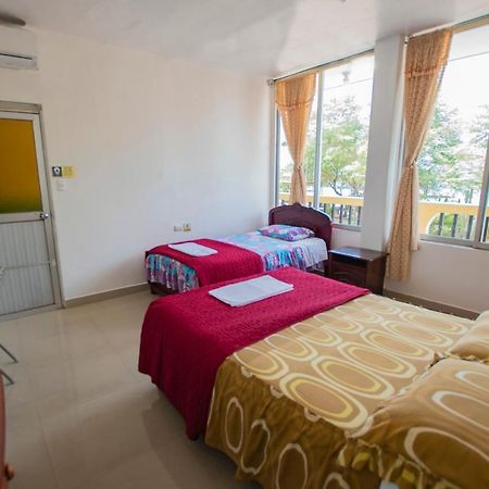 Hostal San Francisco San Cristóbal エクステリア 写真