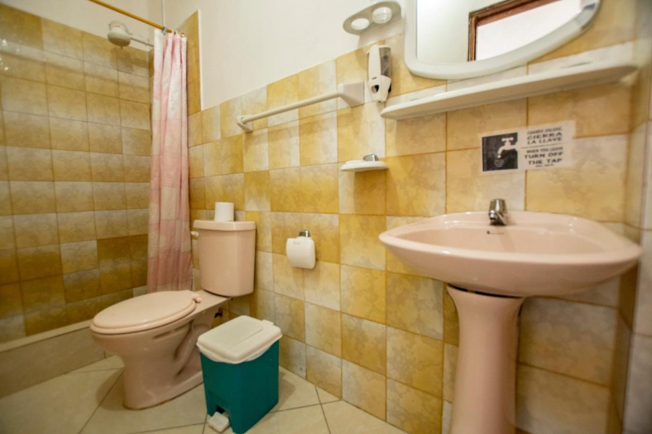 Hostal San Francisco San Cristóbal エクステリア 写真