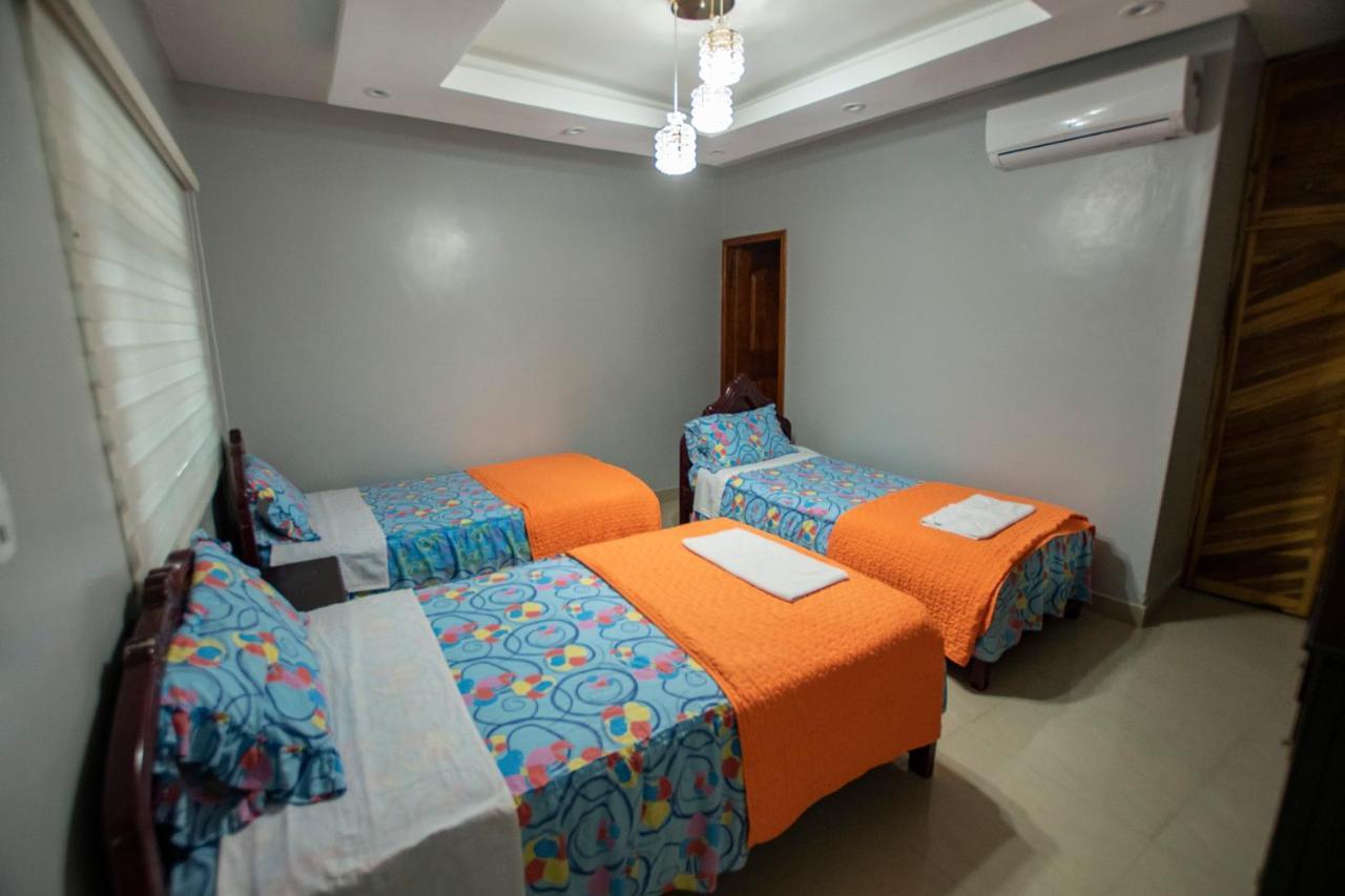 Hostal San Francisco San Cristóbal エクステリア 写真