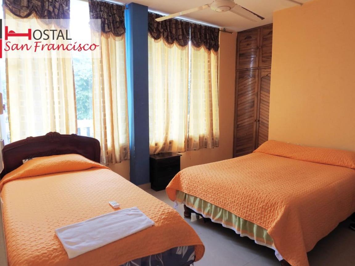 Hostal San Francisco San Cristóbal エクステリア 写真